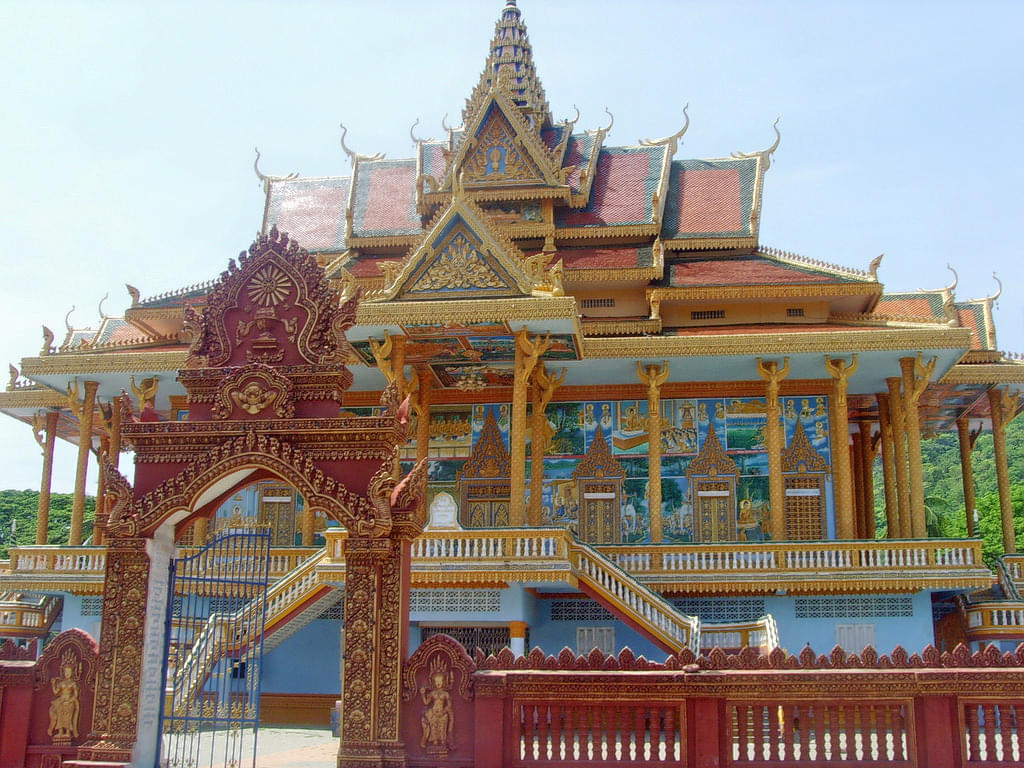 Phnom Sampeau Overview