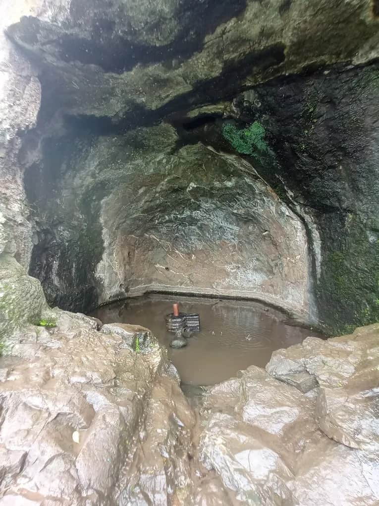 Discover the Ram Mandir and Cave Temple