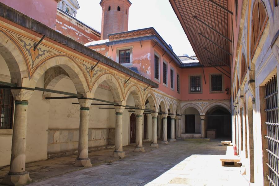 Courtyard of the Sultan's Consorts and the Concubines