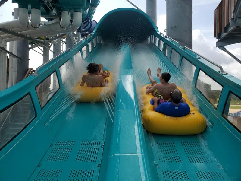 Spend your whole day at Aquaventure Waterpark with fun & frolic
