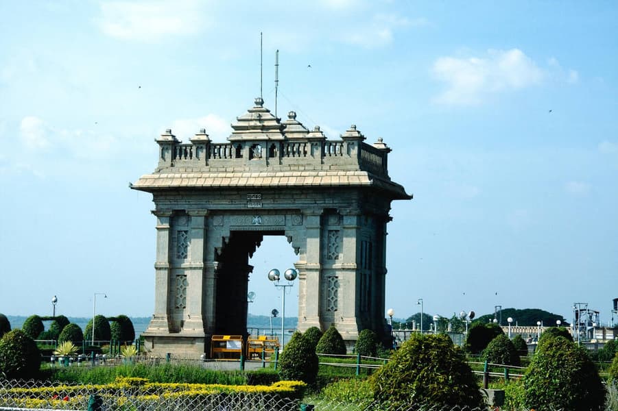 Day Trip to Mysore with Lalbagh Botanical Garden Image