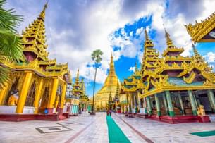 Admire the golden architecture of Shwedagon Pagoda in Yangon