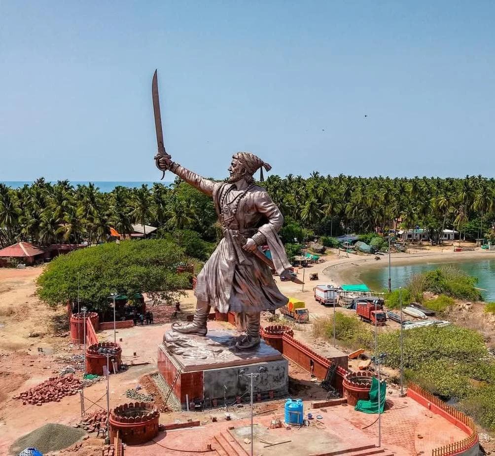 Admire the Grand Shivaji Maharaj Statue