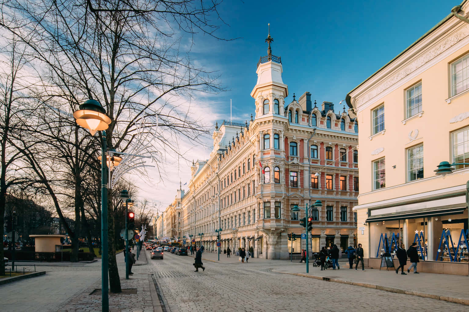 Finland in a Nutshell with FREE Helsinki Canal Cruise Experience
