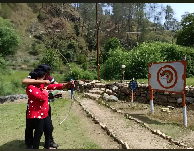 Try your hand at archery and test your aim in a fun outdoor setting