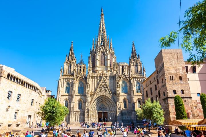 cathedral of barcelona facade