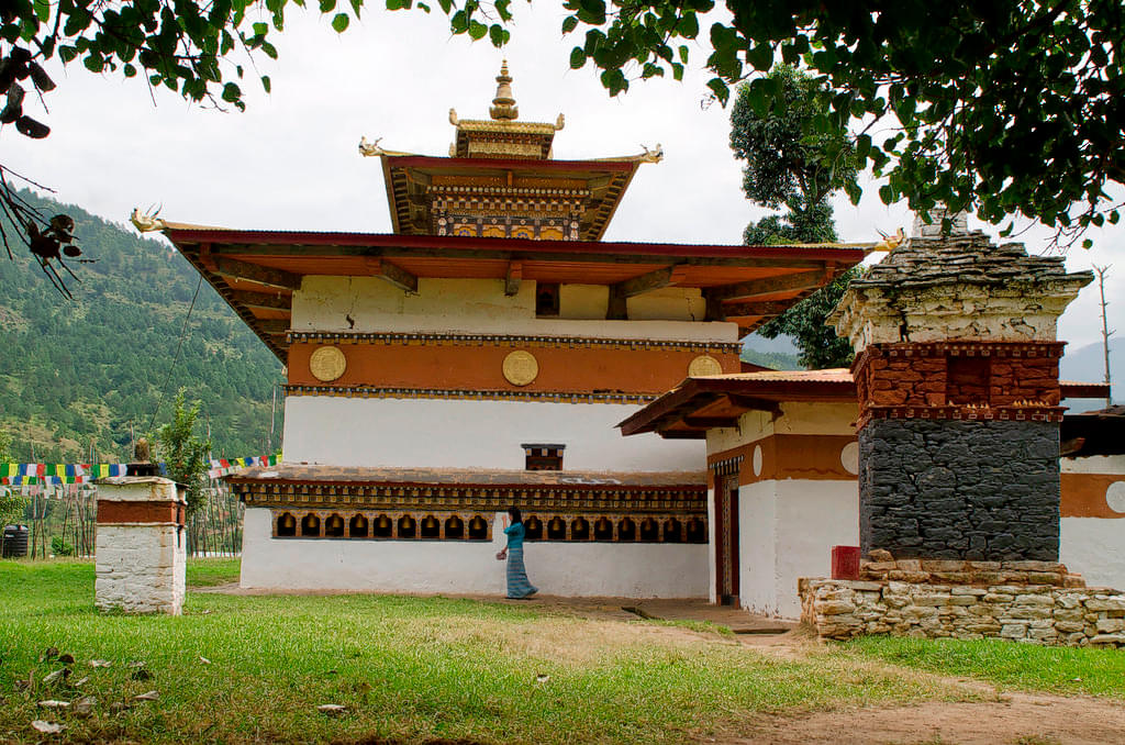 Chimi L Hakhang Temple Overview