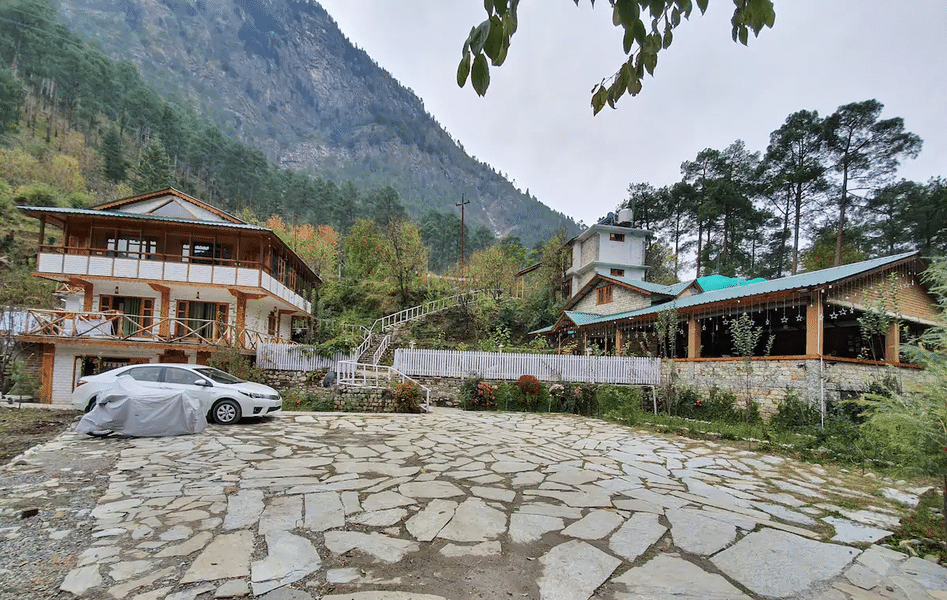 A Hilltop Hideaway In Tirthan Valley Image