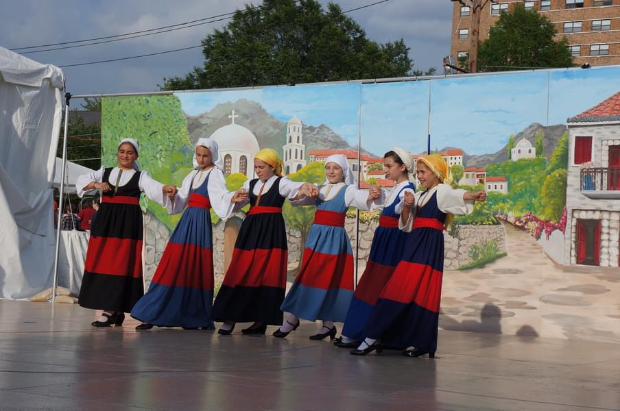 Experience Greek music and dance