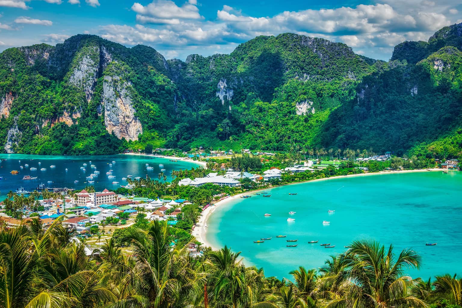 Join a thrilling Pattaya tour to explore stunning attractions