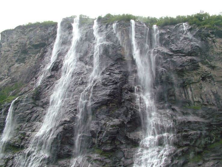 Seven Sisters Waterfalls, Lachung