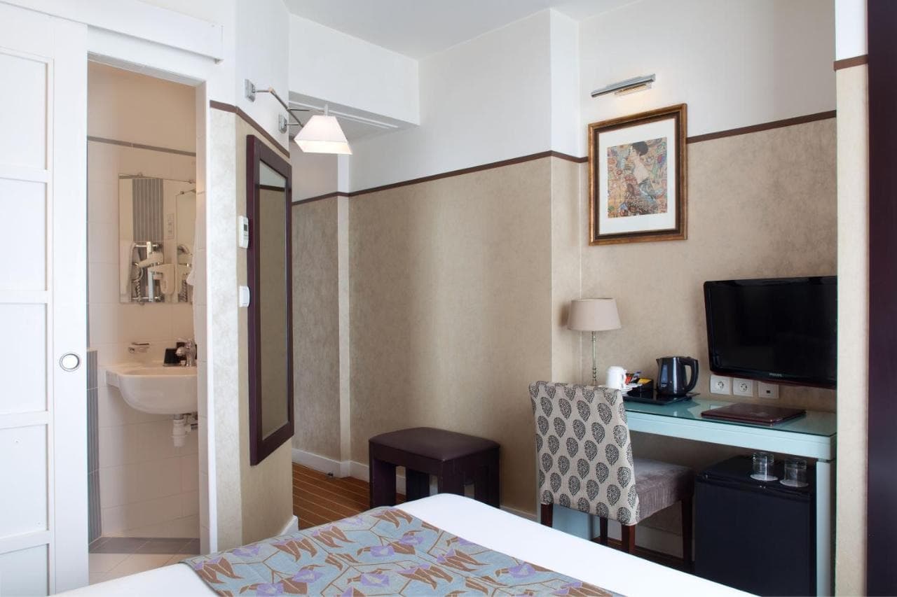 Hotel Eiffel Seine