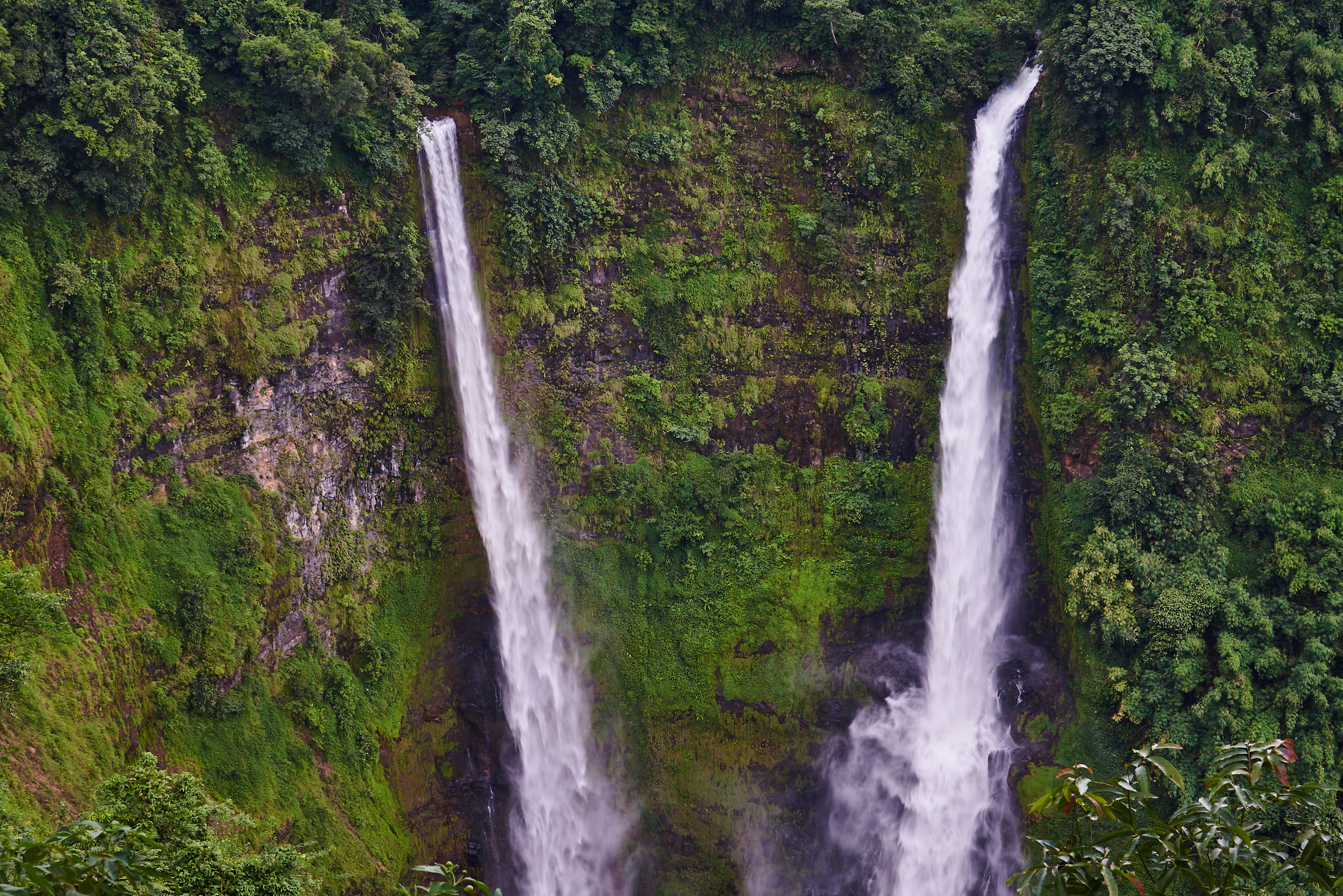 Tad Fane Waterfall Overview