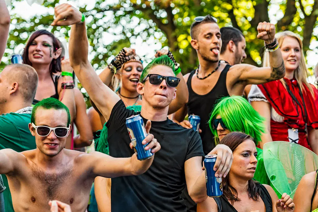 Experience the Dynamic Music Performances and Parade Atmosphere