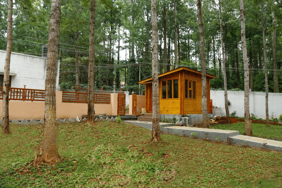Wooden Cottage Stay In Yercaud Image