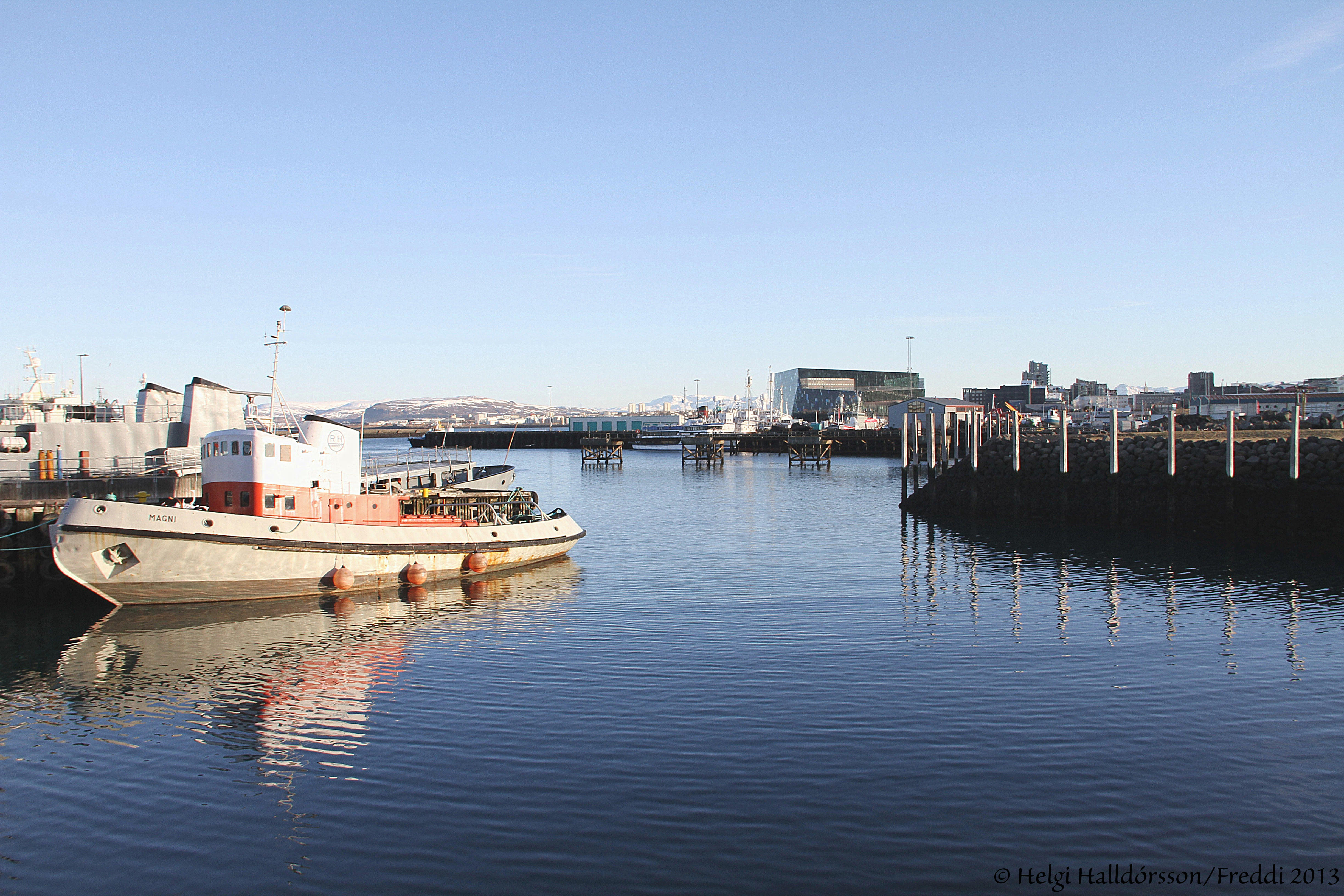 Take Scenic Boat Tours