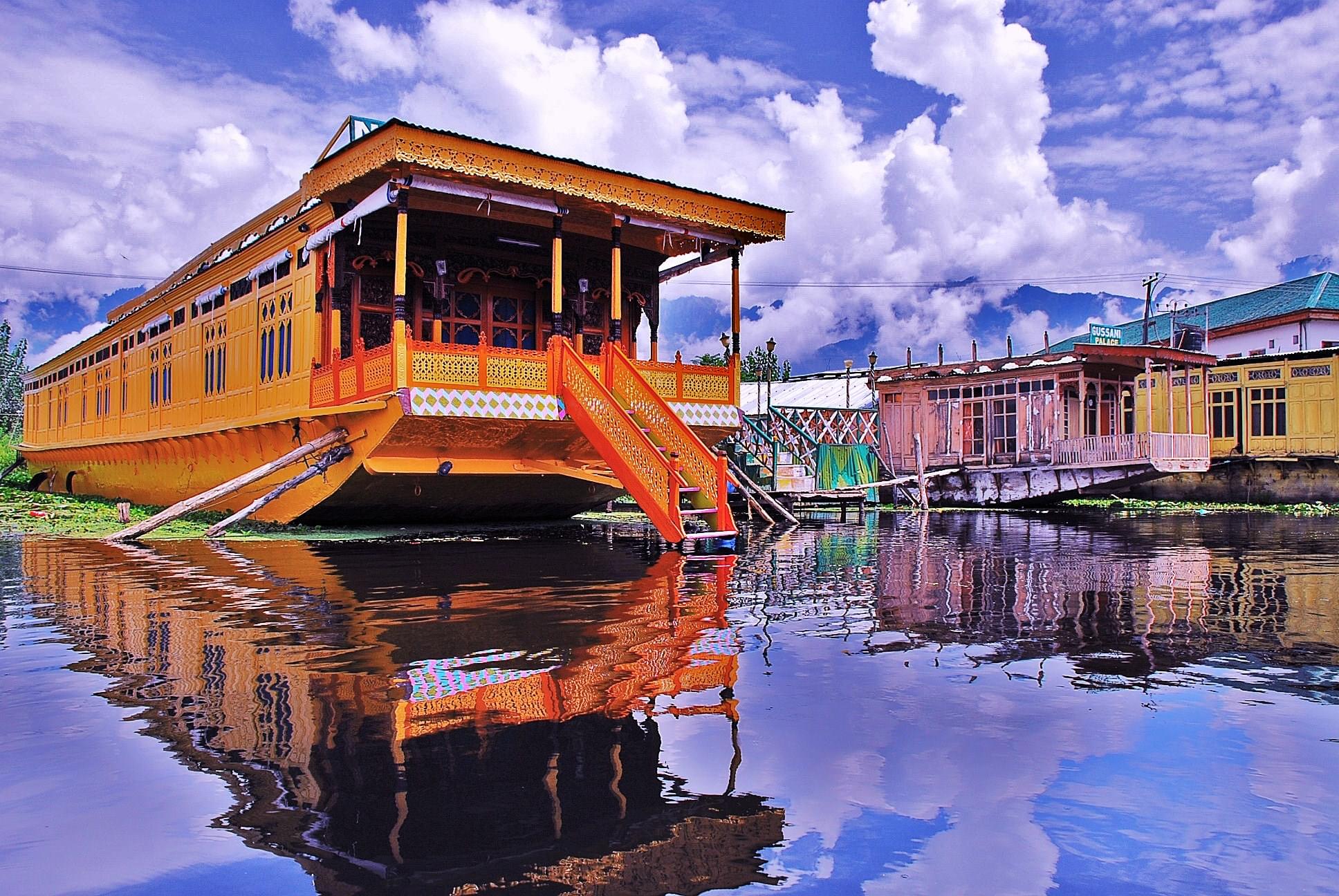 Picturesque Boathouse over Dal Lake