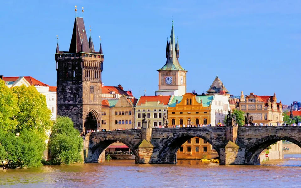 Enjoy Prague Castle walking tour with a professional guide