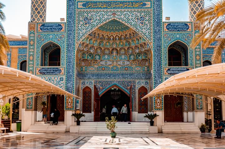 Visit Jumeriah Mosque with the Dubai City Tour