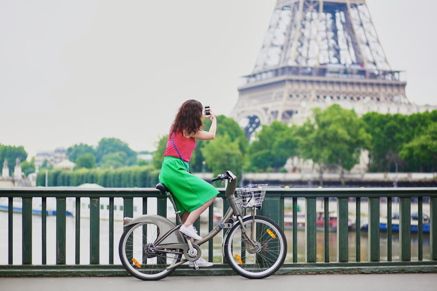 Bike Rental in Paris Image