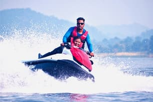 0znhxxhf6j842lkzq742f2qhbqm4 jetski 5