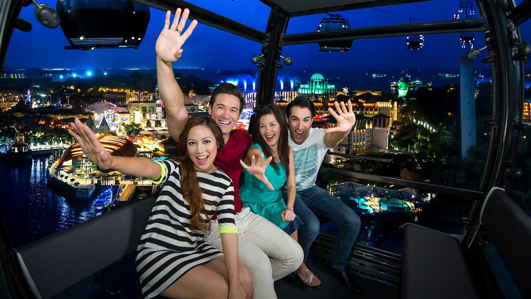 Plan a double date on this thrilling ride in the skyline of Singapore