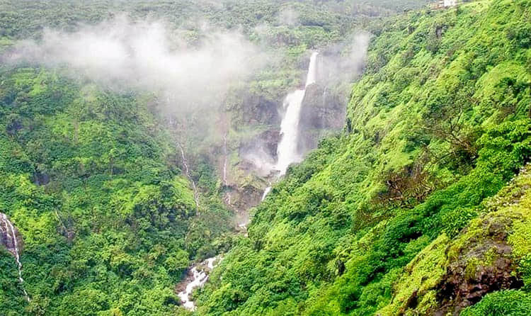 Lingamala Falls, <em>Satara</em>