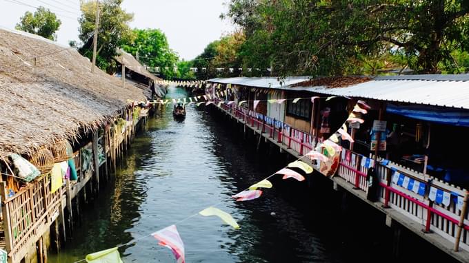 Khlong Lat Mayom Floating Market