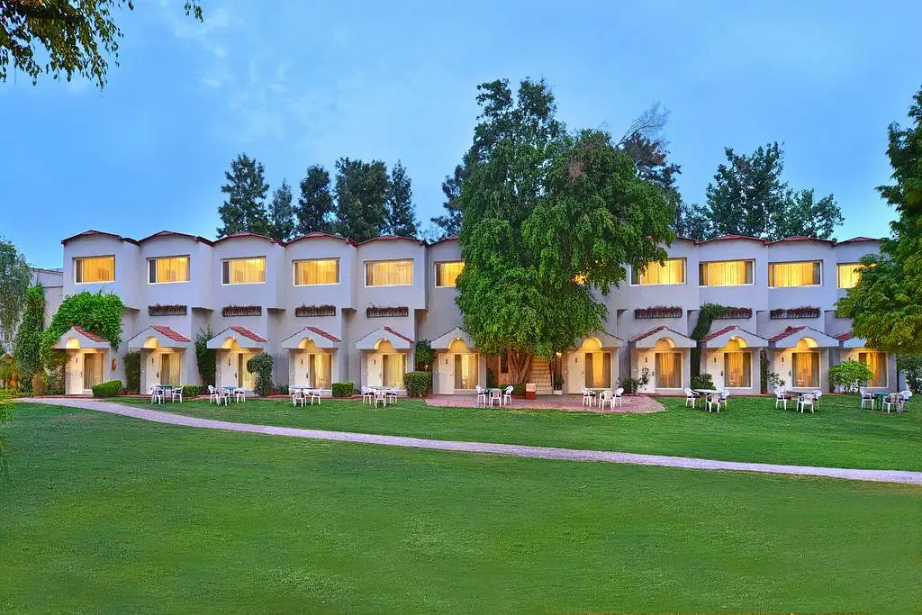 Best Western Resort Country Club | Luxury Staycation Deal