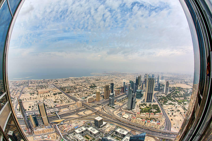 Look at Dubai using high-powered telescopes from world's tallest building
