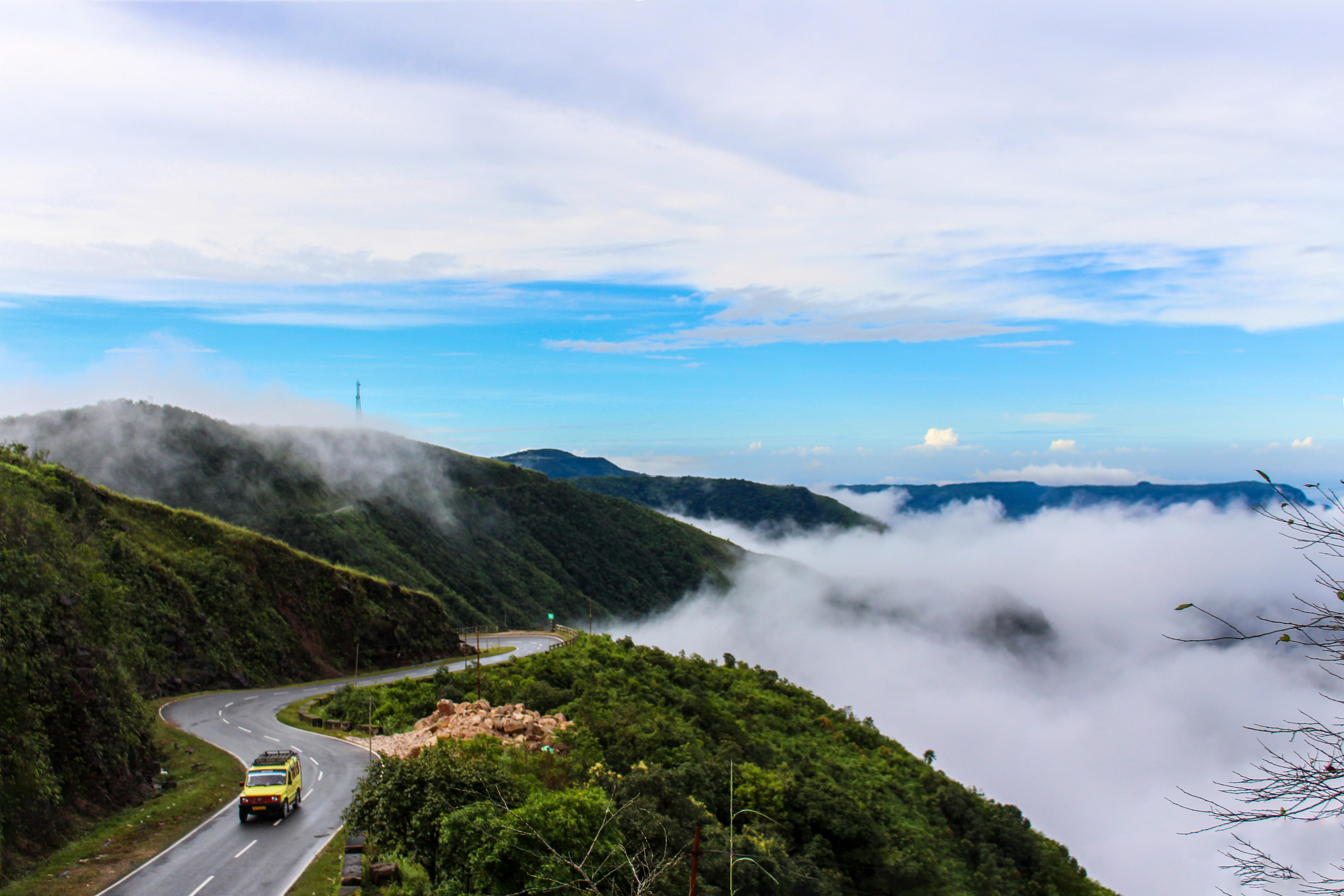 Whispers of Love in Meghalaya | FREE Kayaking Adventure