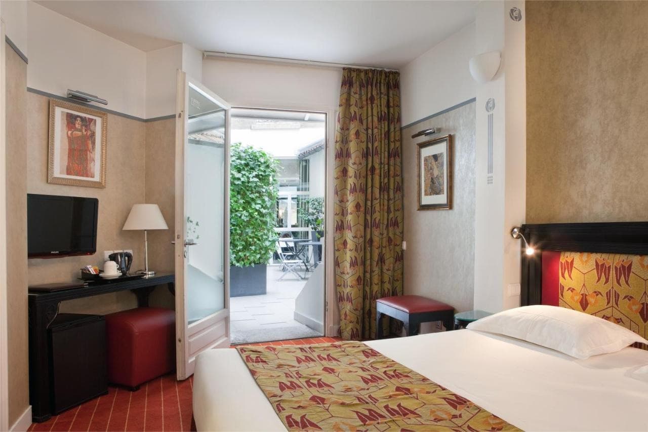 Hotel Eiffel Seine
