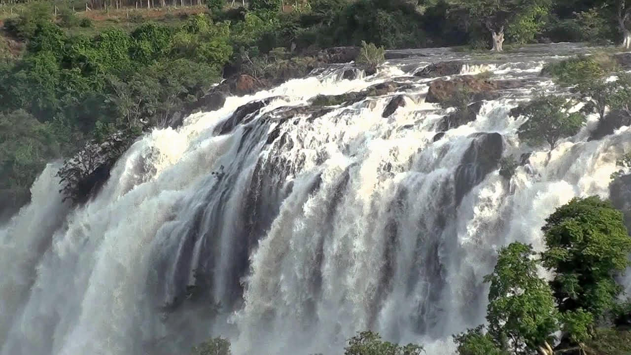 Chunchi Falls Overview