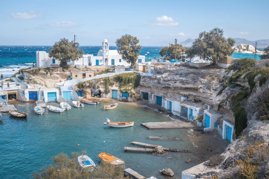 10 Day Ravishing Greece with Naxos Ios Milos Tour Image