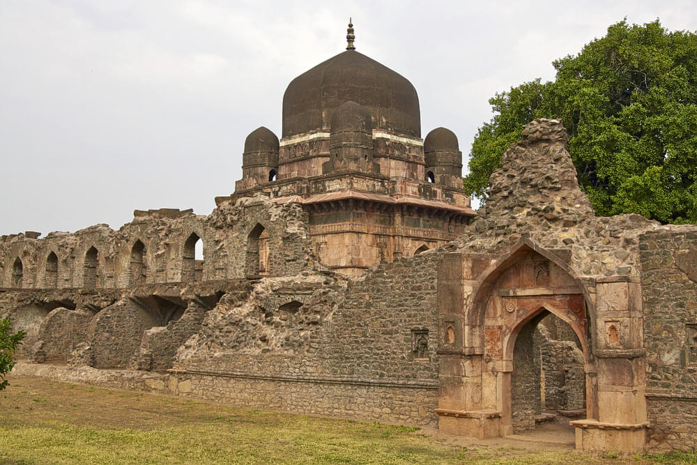 Darya Khan's Tomb Overview