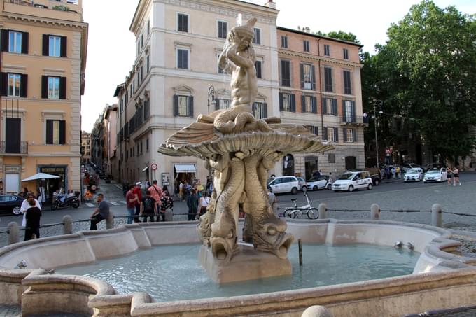 Fontana del Tritone (Triton Fountain)