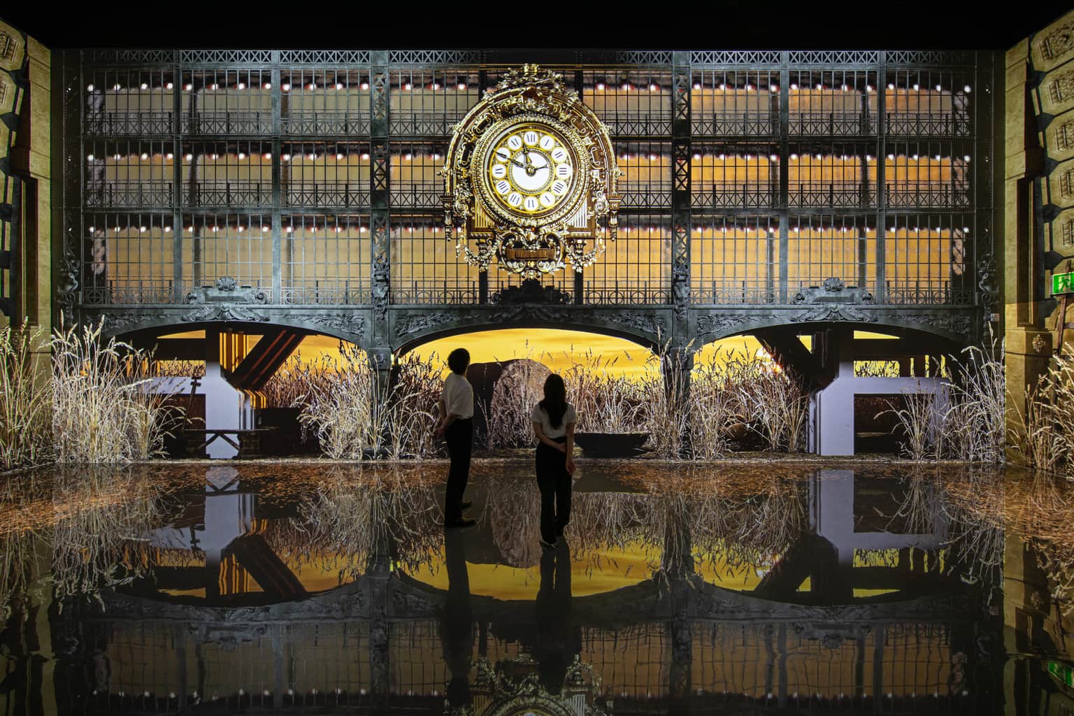 Witness the transformation of the Musée d’Orsay, from its origins as a train station to a world-renowned museum, through dynamic storytelling