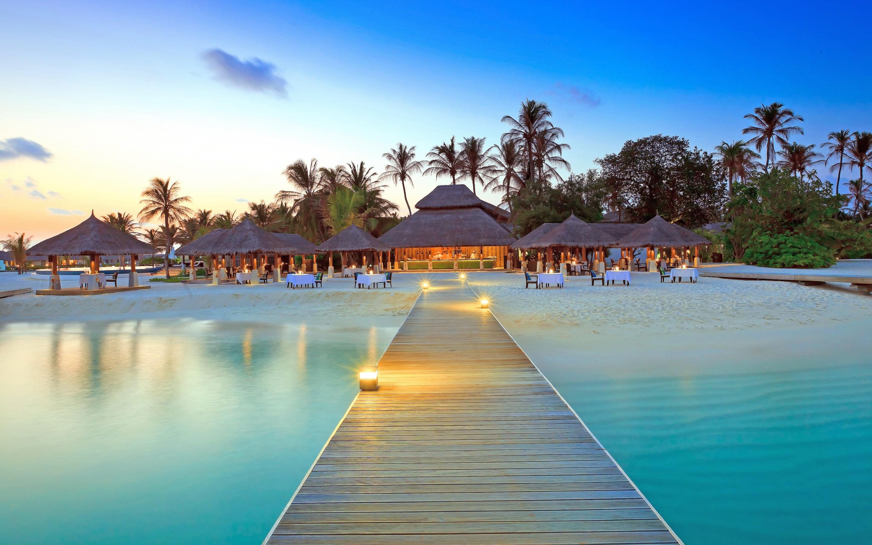 Top Selling Honeymoon Resorts Upto 35% Off