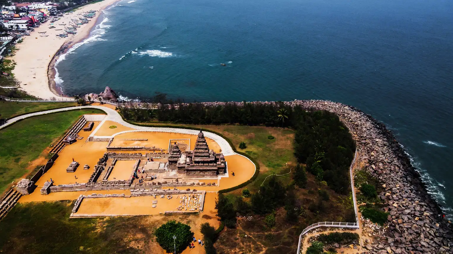 Tamil Nadu Tour | From Ancient Temples to Sacred Shores