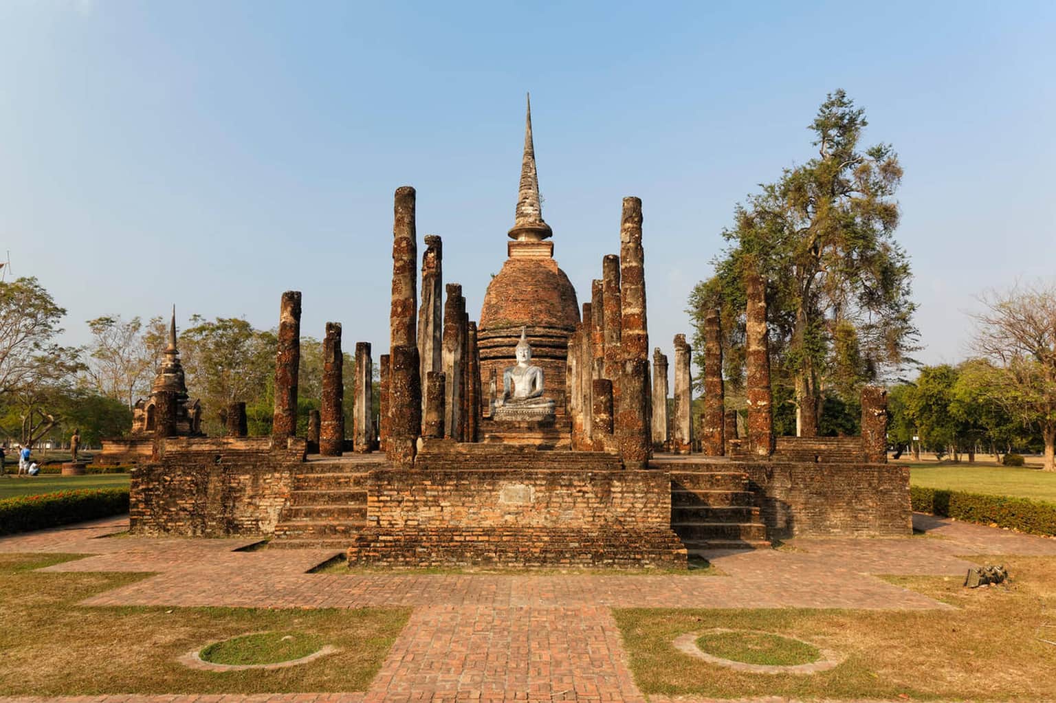 Visit the Viharn Luang Pho Sukhothai