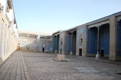 Toshhovli Palace