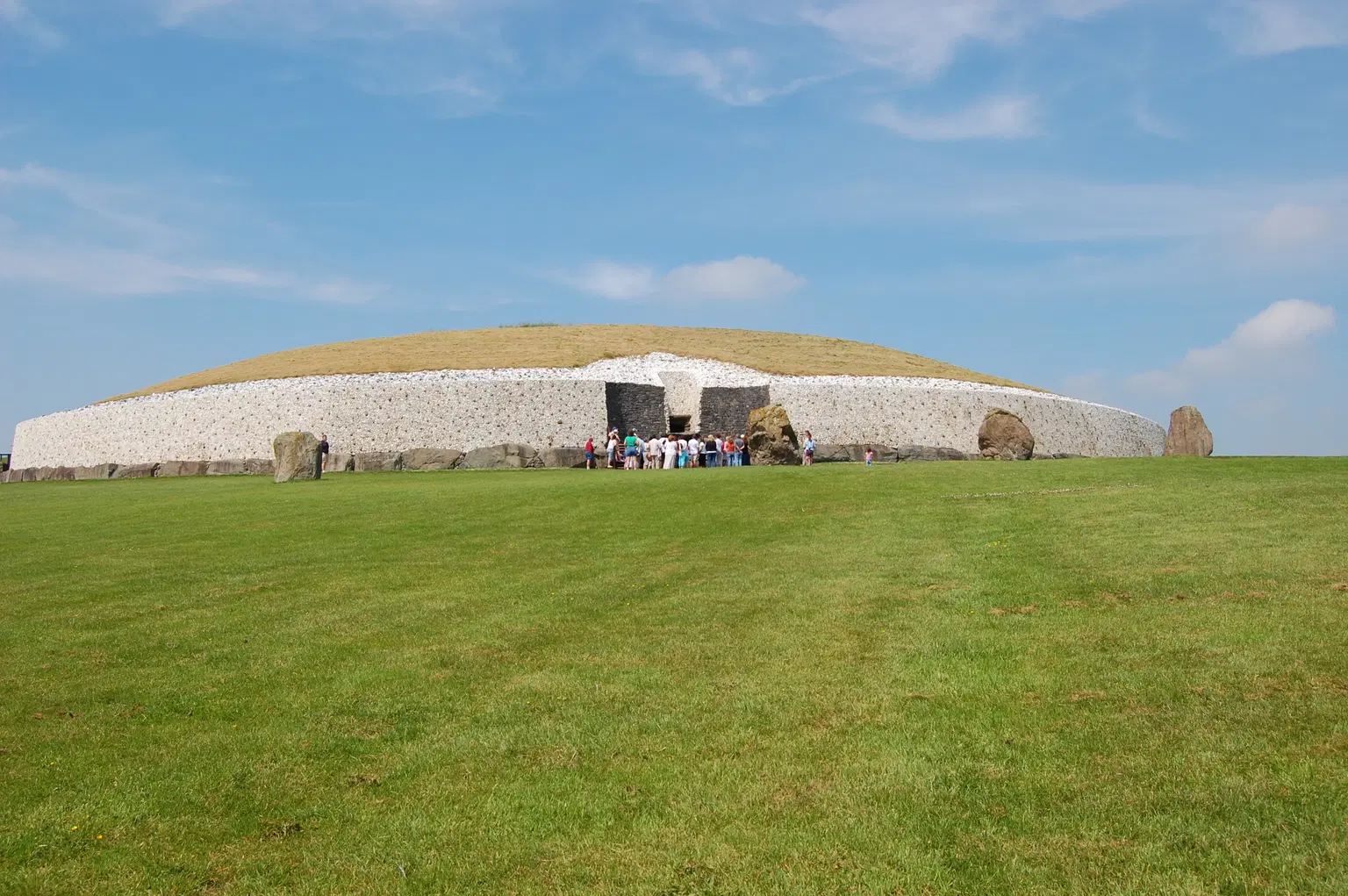 Explore the Cave of Newgrange