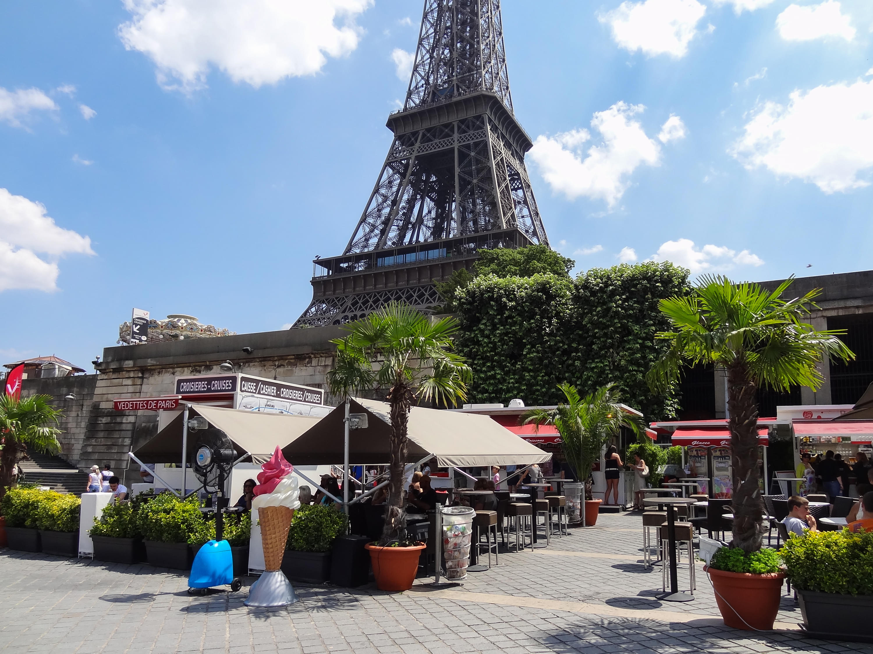 Best Cafe Near Eiffel Tower