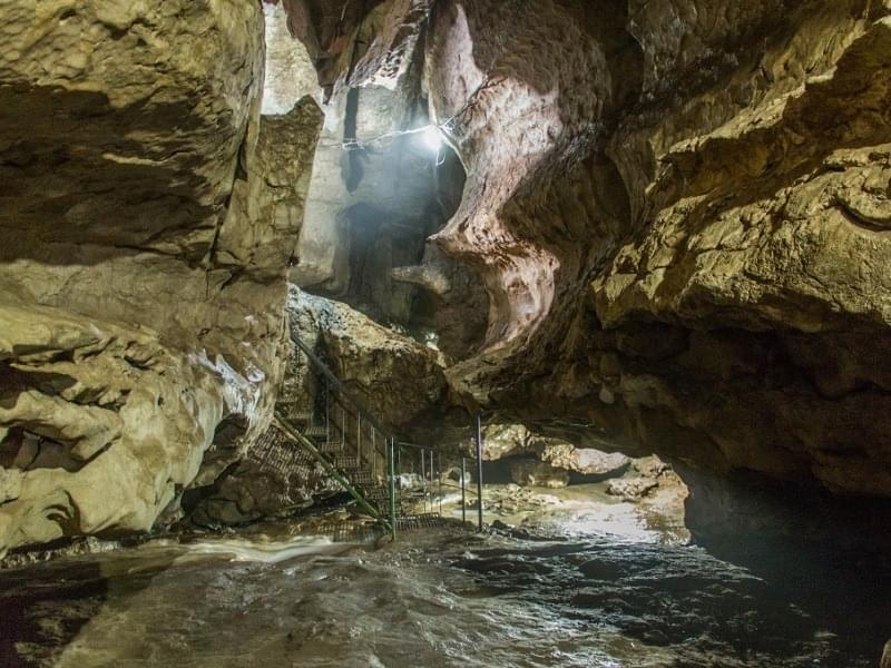 Arwah Caves