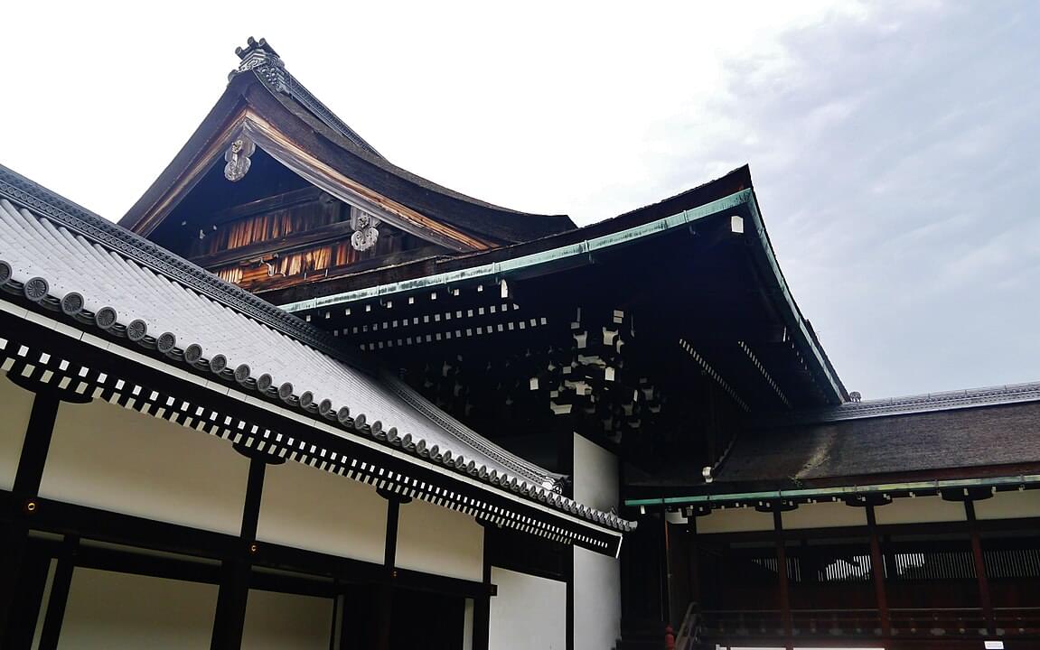 Visit the Seiryo-den or Emperor's Residence