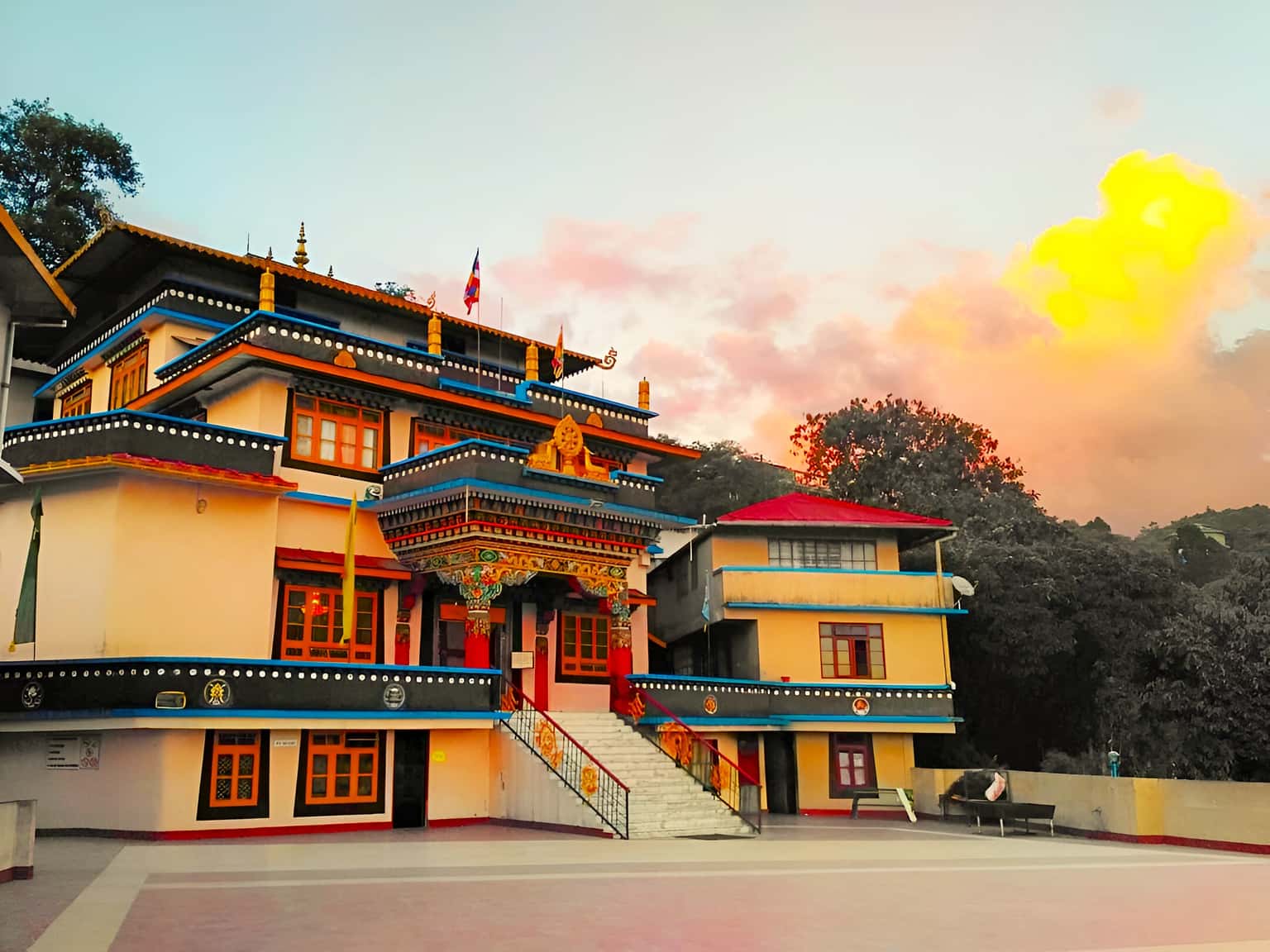 Sikkim Wonders with Darjeeling | Mountains, Monasteries & Meadows