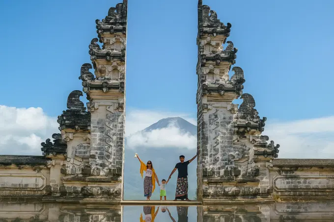 Capture amazing pictures with your family at the iconic Gate of Heaven