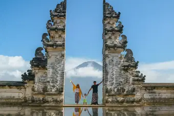 Capture amazing pictures with your family at the iconic Gate of Heaven