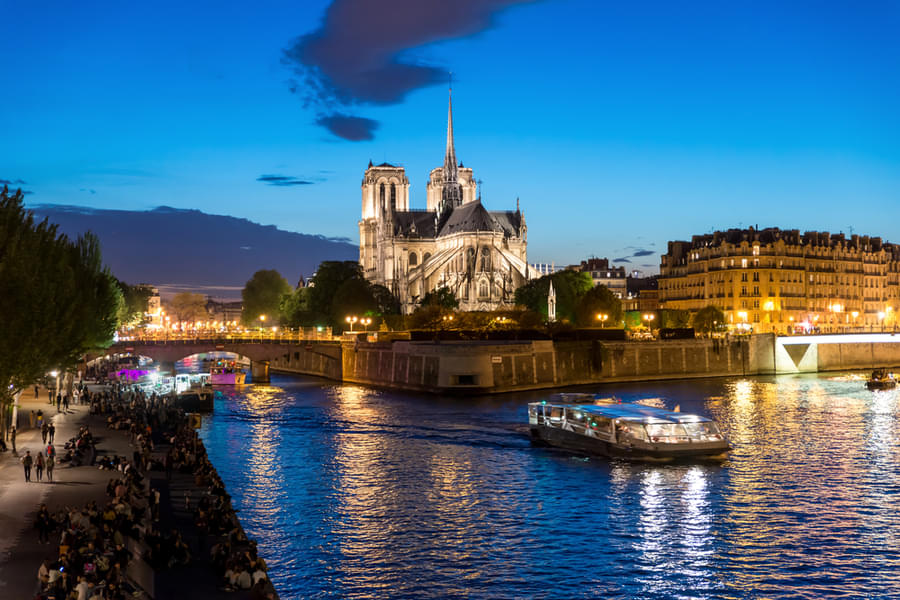 Enjoy a peaceful cruising experience in Seine River