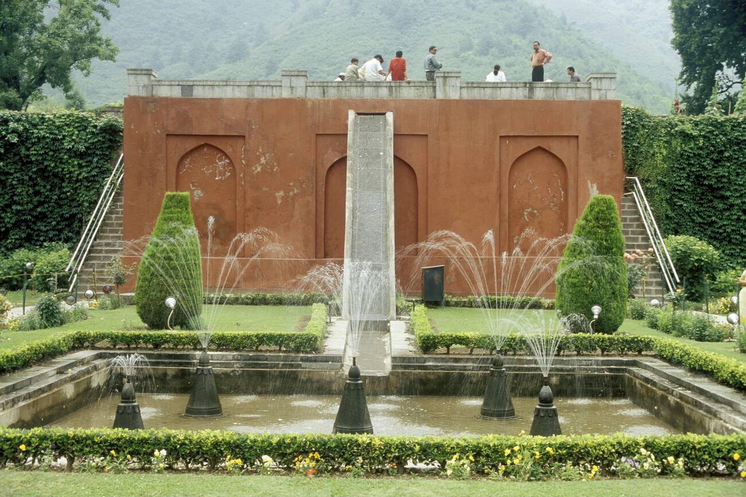Admire Mughal Architecture